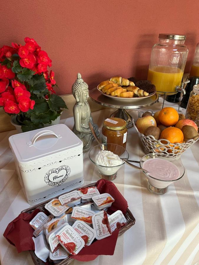 Bed & Breakfast La Rondinella Cerasolo Exterior foto